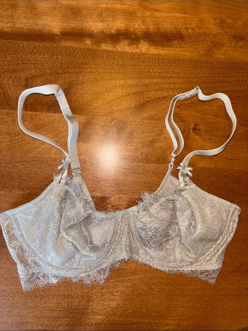 Victoria’s Secret 34C Silver Lace Bra